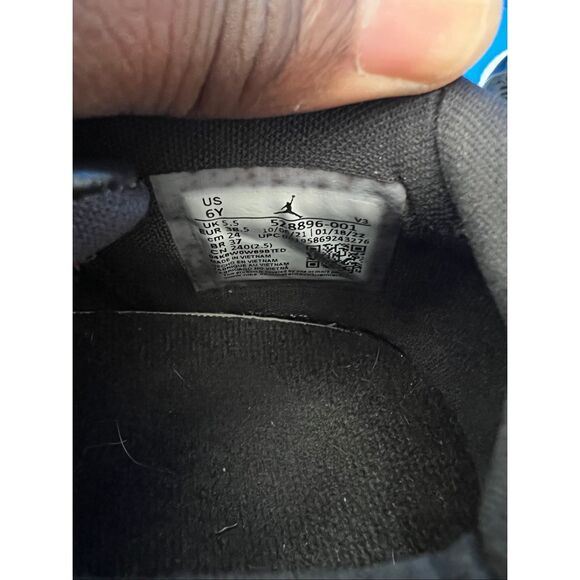 Nike Air Jordan 11 Retro Low 72 size 6Y - Picture 6 of 8